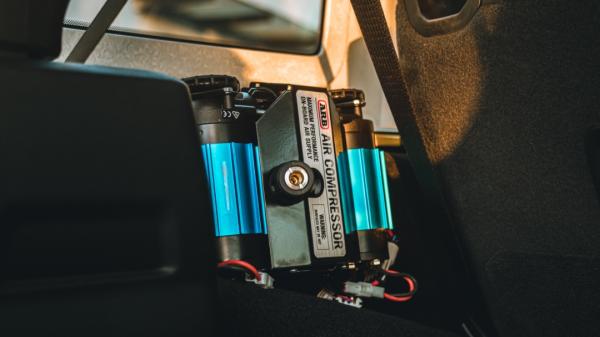 扮&OpenCurlyDoubleQuote;馬&rdquo;吃&OpenCurlyDoubleQuote;馬&rdquo;&mdash;&mdash;牧馬人JL改裝