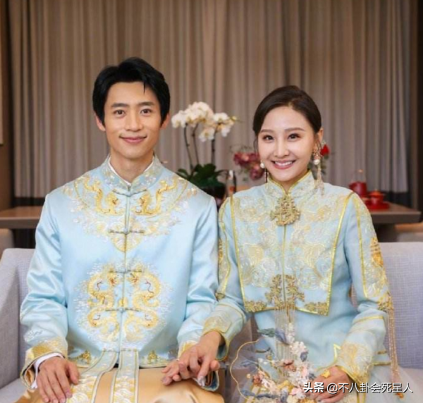 娛樂圈的“男性楷模”，沈騰與老婆相愛18年，小瀋陽爆紅依舊寵妻