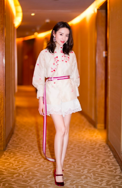 董潔敗在身高，和董璇同框矮了半個頭，好在衣品拔尖終於掰回一局