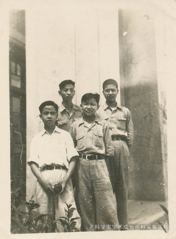 姚駿恩院士：他是王大珩的學生，自主設計研製了我國第一臺電子顯微鏡