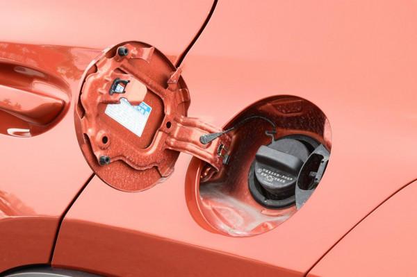 2020款雷克薩斯UX養車成本，每年需16791元，是不是很省？