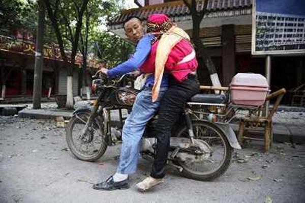 13年前,那個騎摩托載亡妻回家,半年後又再婚的吳加芳後來怎樣? 13年前,那個騎摩托載亡妻回家,半年後又再婚的吳加芳後來怎樣?