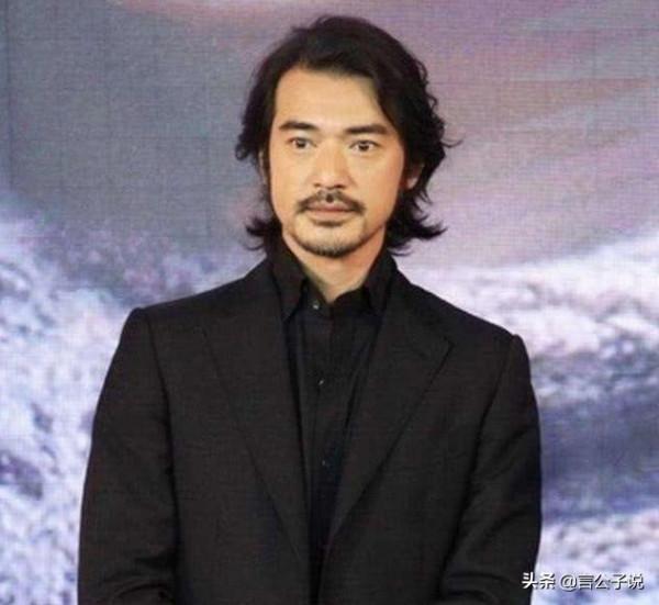 八位“港臺男神”今昔對比，有人帥了一輩子，有人撞臉張紀中