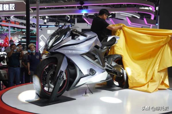 摩展新彩蛋:國內最大仿賽車型傑迪VISION K750亮相 摩展新彩蛋:國內最大仿賽車型傑迪VISION K750亮相