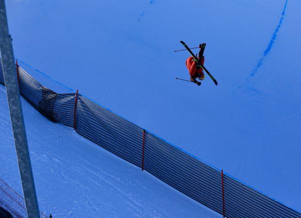 24小時內再獲獎牌！自由式滑雪坡障世界盃谷愛凌亞軍，1金1銀收官