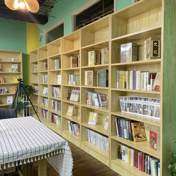 感受秋日讀書氣，打卡溫暖的書店