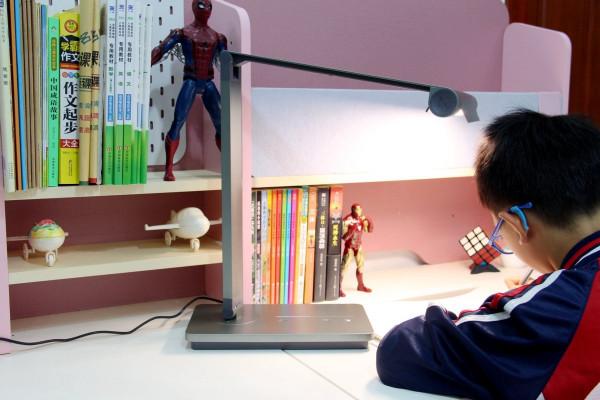 Nerius優時超適感工作臺燈體驗，讓工作、學習更加舒適高效