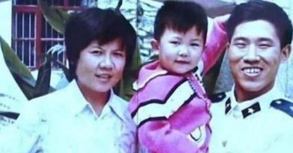 父親是歪瓜裂棗，女兒卻貌美如花？這7位星二代的長相好奇妙