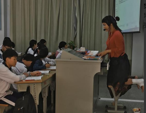 女教師懷孕坐著講課，卻遭到校長點名批評，家長聽到後霸氣回懟