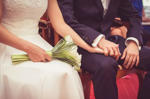 不結婚，不存錢，送外賣，90後工人已經&OpenCurlyDoubleQuote;躺平&rdquo;？專家表示擔憂