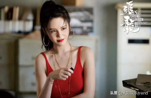 周芷若撞臉大張偉，紫衫龍王比小昭還年輕，被顏值耽誤的好電影