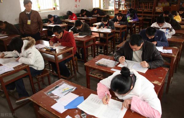 事業編人員，若滿足這四個條件，對轉為公務員很有幫助