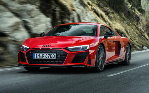 出道即巔峰，從賽道馳騁的R8R再到奧迪R8，它經歷了什麼