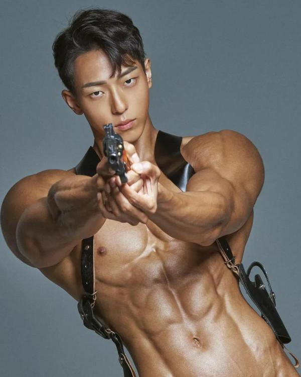 居家運動‖肌肉帥圖，線條好不好看，你來說了算