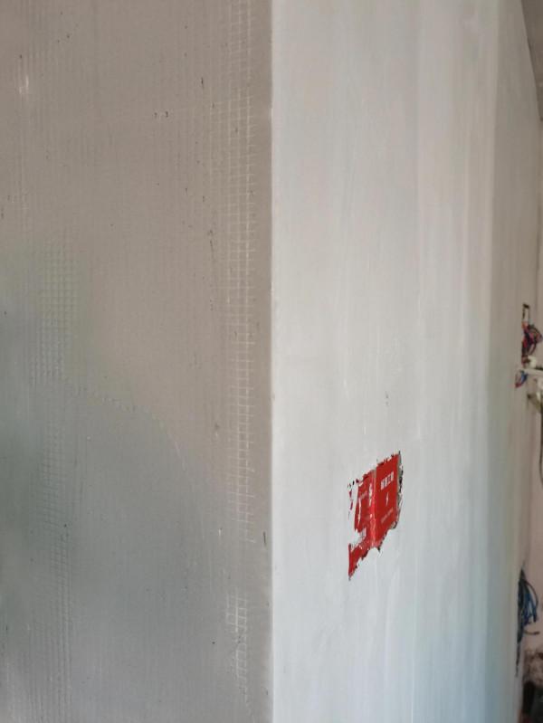 批灰要掛網(牆體刷漆批膩子層之前要掛纖維網)