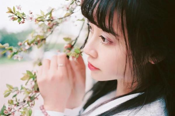 成年人的世界從來沒有容易兩字，能輕易放下的只是生命中的過客