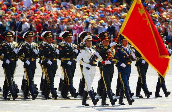 為何閱兵時不是荷槍實彈？1981年埃及總統遇刺，給各國敲響了警鐘