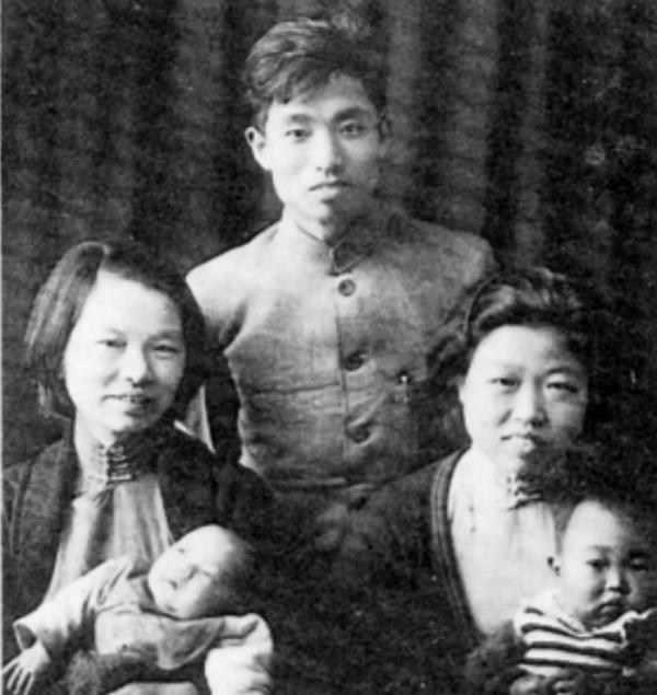 女兒是國民黨特務，母親是共產黨地下工作者，母女相聚，母親被殺