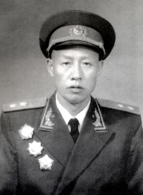 東北野戰軍12個縱隊的政委在1955年都被授予什麼軍銜？