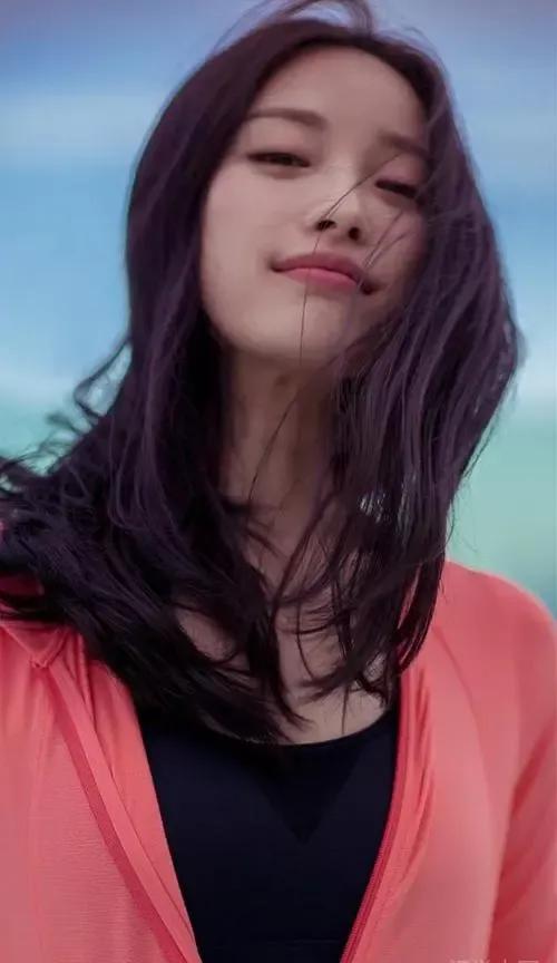 劉亦菲楊冪唐嫣，迪麗熱巴，趙麗穎，楊穎，倪妮劉詩詩85花誰更美