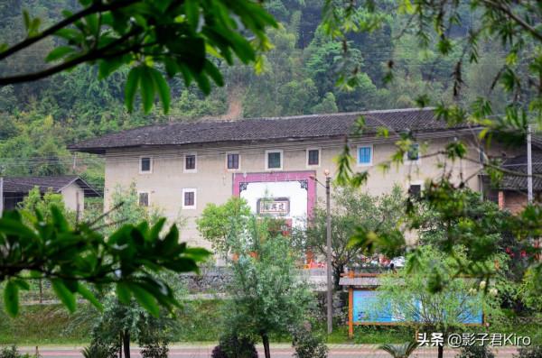 美國人說這裡是中國的核彈發射井，其實只是福建的土樓罷了