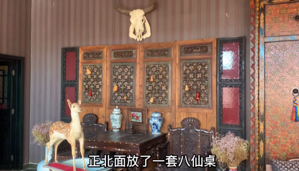 北京大爺把四合院裝成小田園 家裡收藏的青花瓷價值上億