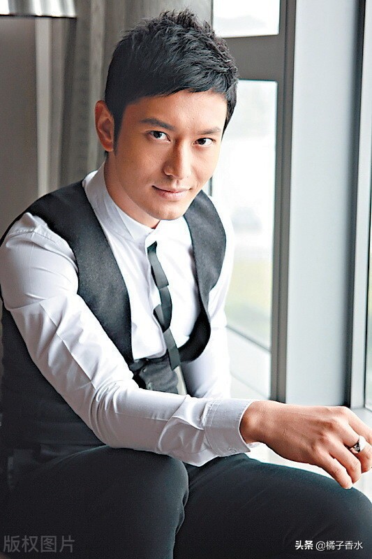 十年前，AngelaBaby為金田日本料理開幕站臺，已經豔壓群芳