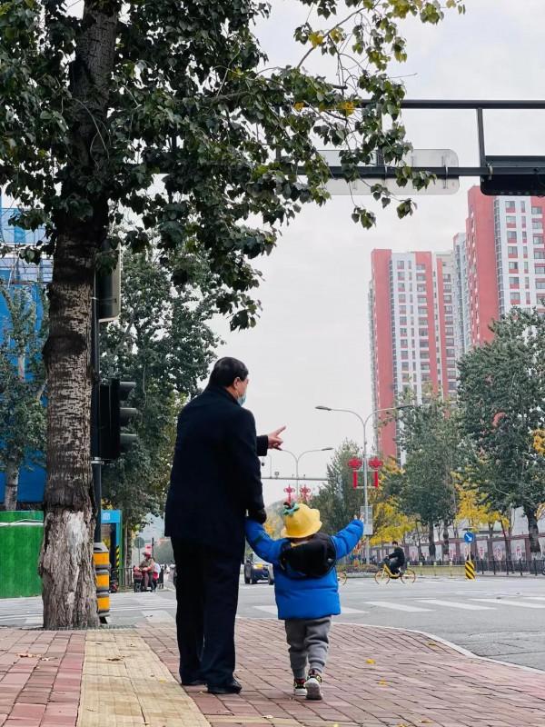 這個孩子有特點 這個孩子有特點