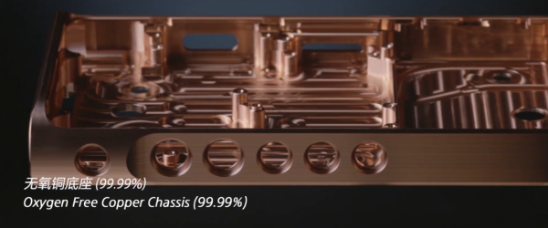 新款索尼金磚來了：機器變大了，音質也變強了？