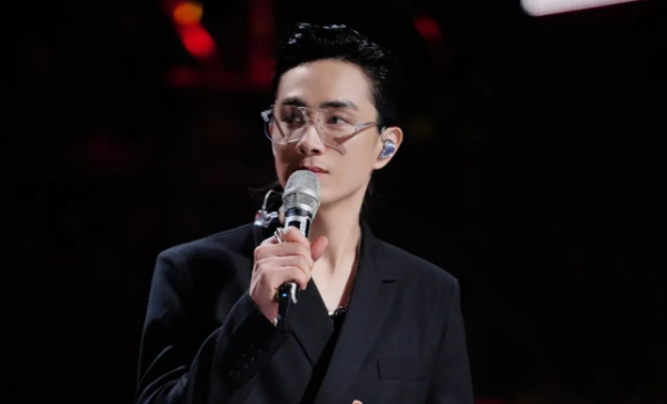 2021年爆紅的六位明星！最小25歲最大40歲，吳曉亮扮惡人演技封神