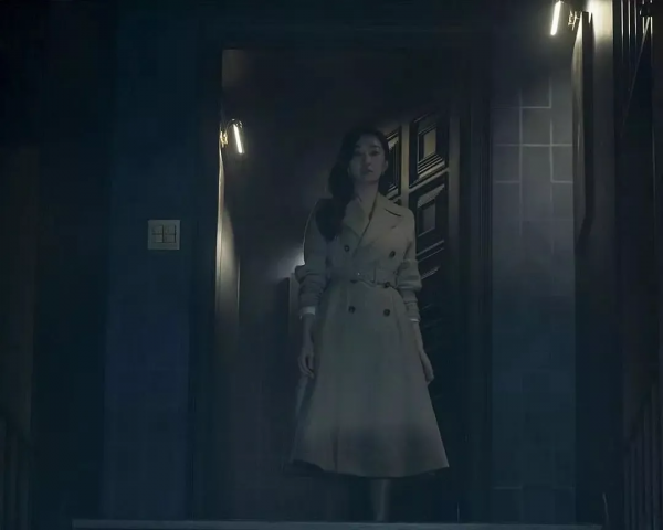 《孔雀都市》：生一胎獎一棟豪宅？豪門裡那些髒事都被她遇上了