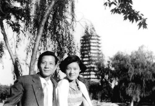 章含之：親生父母拋棄，兩段坎坷婚姻，臨終選擇和養父章士釗合葬