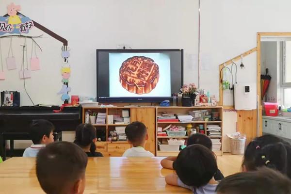 月團圓,人團圓 月團圓,人團圓