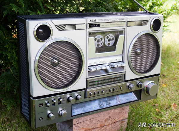 雅佳 AKAI AJ-500FS 4波段收音機，單卡帶四喇叭收錄機音響