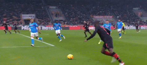 意甲-AC米蘭0-1那不勒斯 開場5分鐘丟球 終場前絕平被取消引爭議