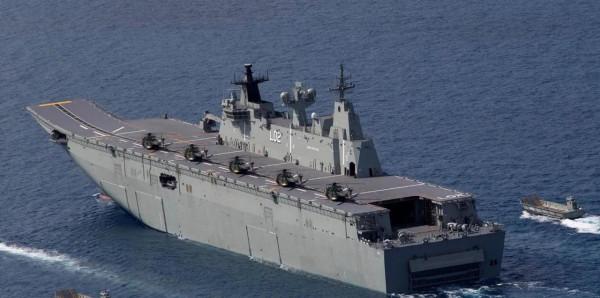 “堪培拉”級兩棲攻擊艦圖集（118圖）