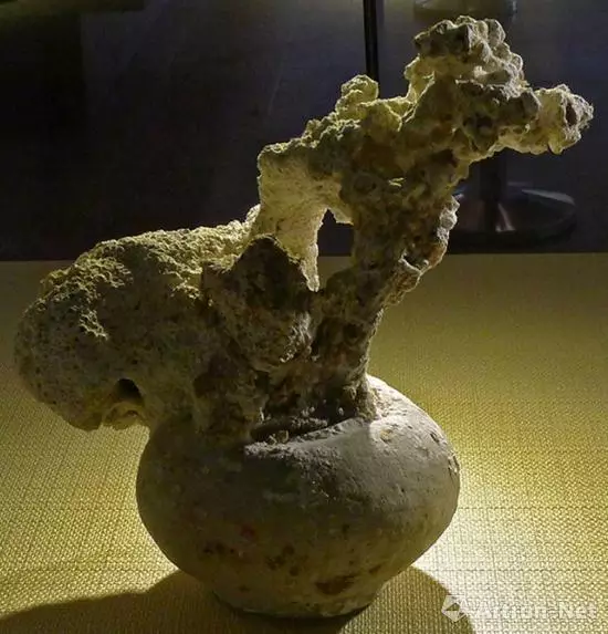 新加坡海域古沉船發現大批元青花