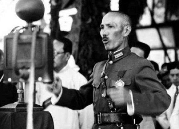 1949年解放軍抓獲一潛伏進寺廟的特務，其淡然道：老衲是出家人