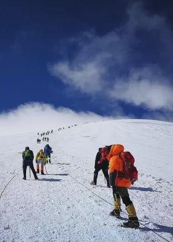 登一次珠峰到底需要多少錢？
