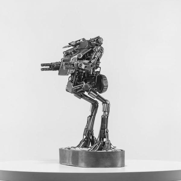 Denis Kulikov 和他的炫酷機甲風動物雕塑