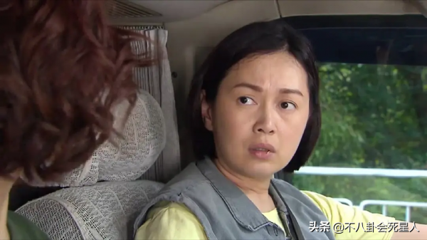 女星步入中年的尷尬,眼凸,法令紋,發福,臉僵,女神顏值不再 女星步入中年的尷尬,眼凸,法令紋,發福,臉僵,女神顏值不再