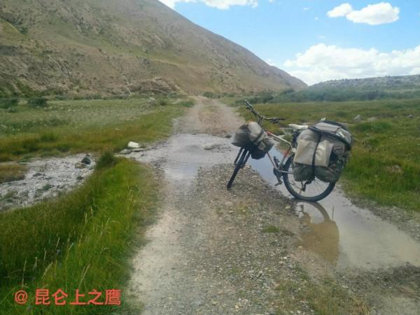 崑崙山的穿越——花石峽、冬給措納湖至香日德