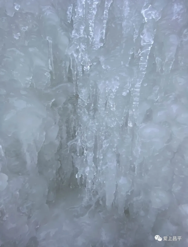 冰瀑驚豔來襲！這才是京郊冬日裡最值得打卡的夢幻奇境！