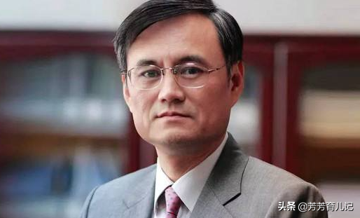 一張清華大學的偷拍照走紅，這才是真正的&OpenCurlyDoubleQuote;高貴&rdquo;，值得學生深思