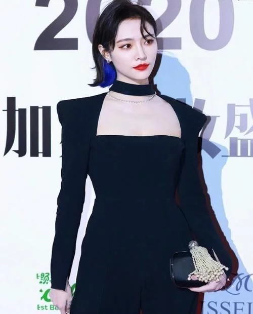 難怪楊穎說何穗是圈內最怕見到的人，當何穗和許佳琪撞衫