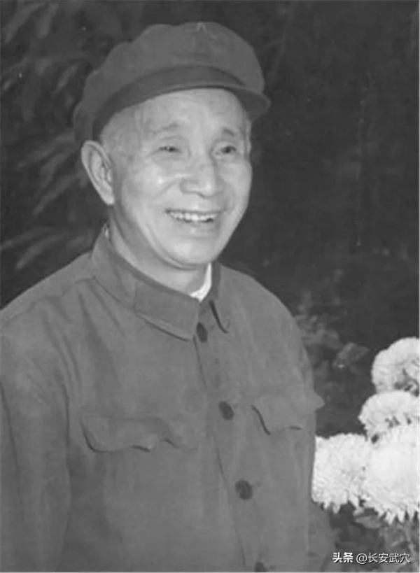 1984年粟裕病重，逝世前反覆叮囑：務必把我葬在他身邊！他是誰？