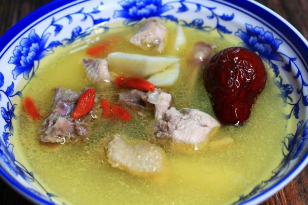 立春後，這6道湯多給孩子喝，貴也別省，孩子猛長個，身體變結實