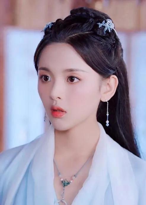 盤點八位看臉一米六的女星,各有各的美,趙麗穎可愛,陳瑤像娃娃 盤點八位看臉一米六的女星,各有各的美,趙麗穎可愛,陳瑤像娃娃