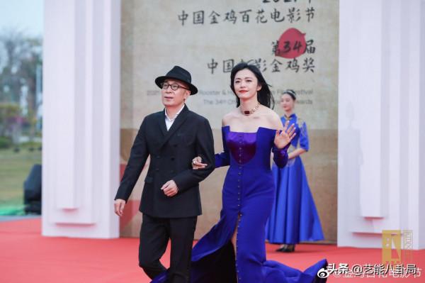 金雞閉幕紅毯比美：寧靜大膽奔放，倪妮定毯神針，關曉彤扳回一城