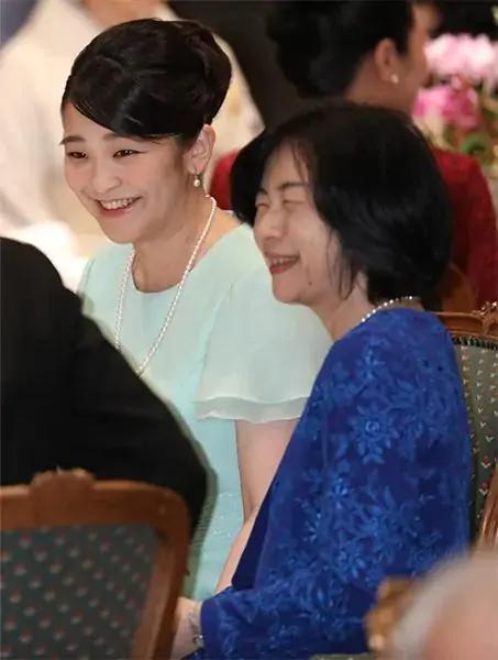 同樣是下嫁平民的皇室公主，黑田清子遠比小室真子要人間清醒得多